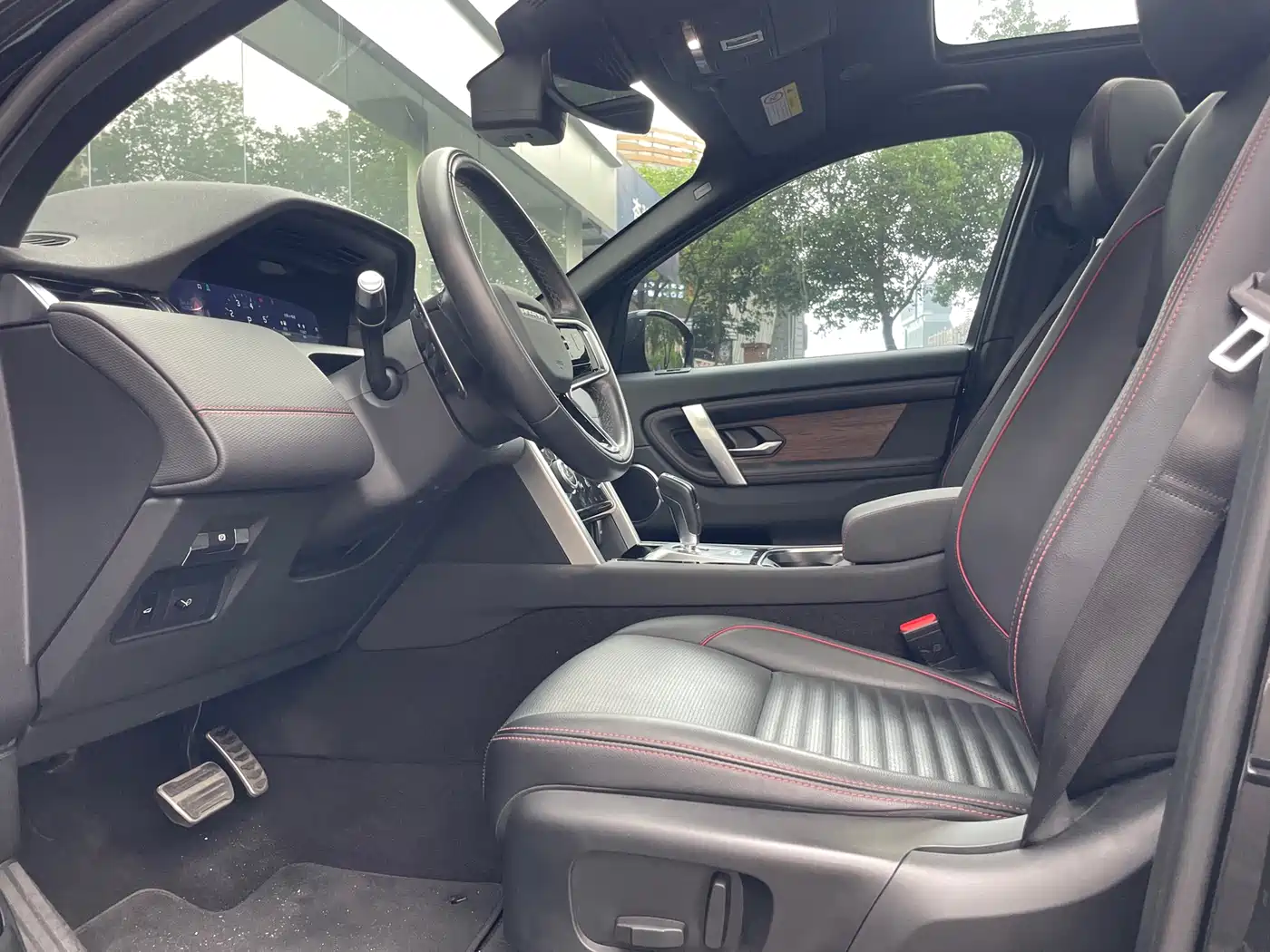 Land Rover Discovery Sport 2022 Model 249PS R-Dynamic S Performance Edition 5-Seater фото 5