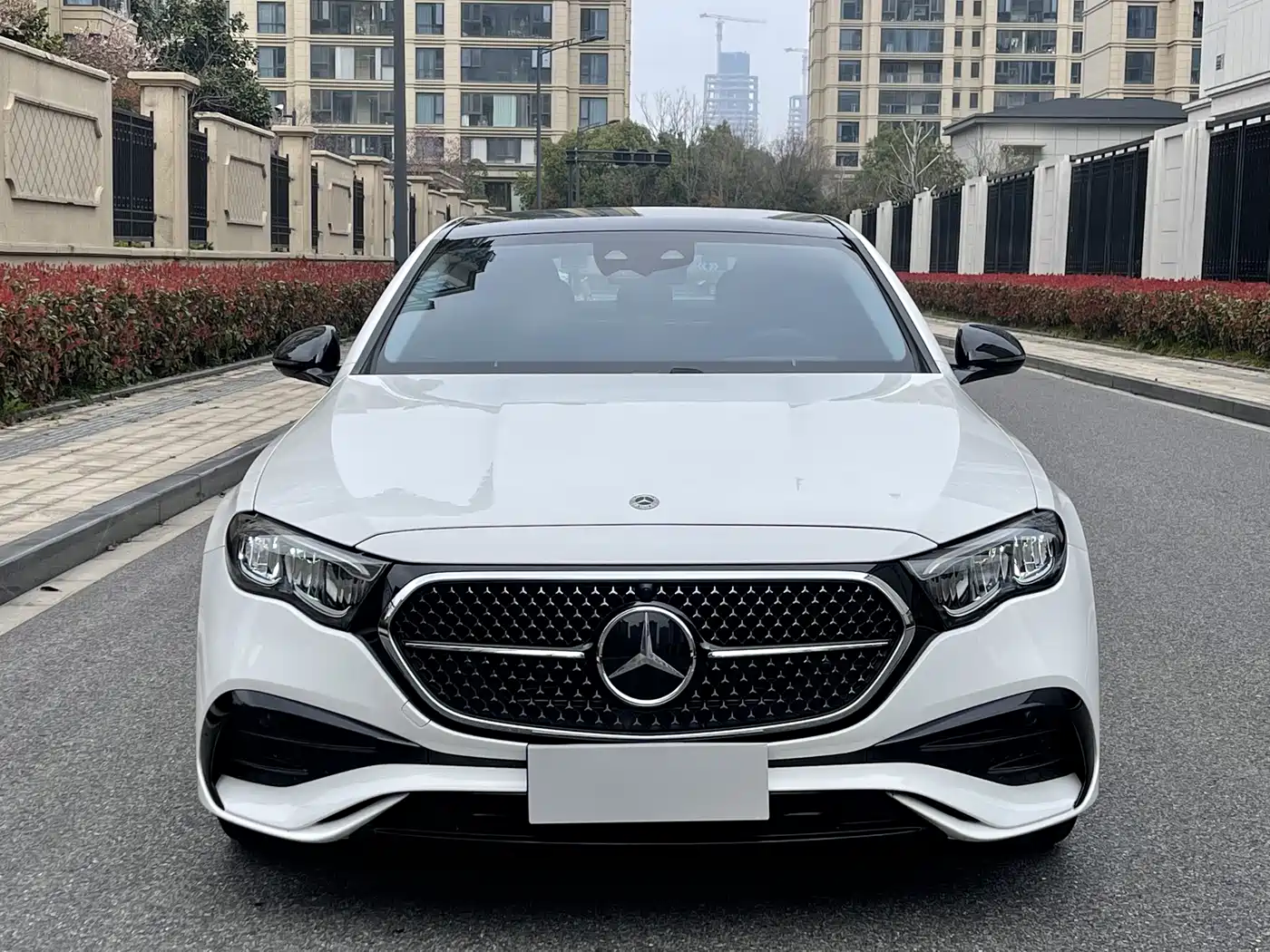 MERCEDES-BENZ E-CLASS (IMPORTED)