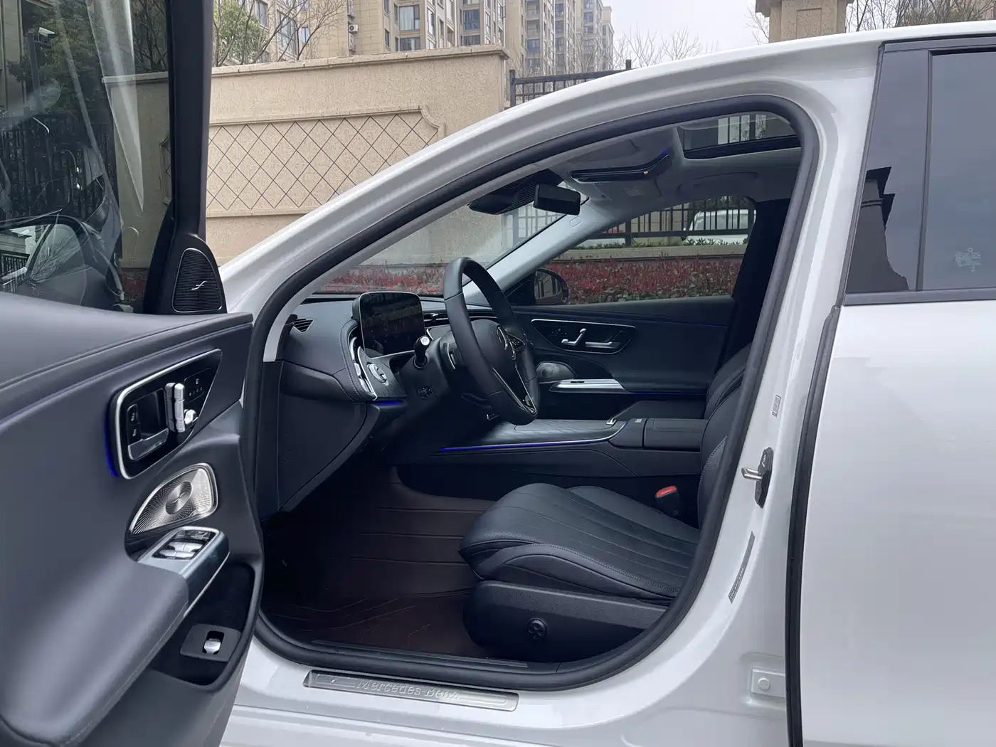 MERCEDES-BENZ E-CLASS (IMPORTED)
