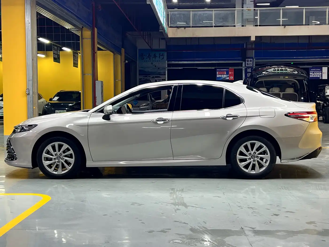 Toyota Camry 2023 2.0G Luxury Edition фото 4