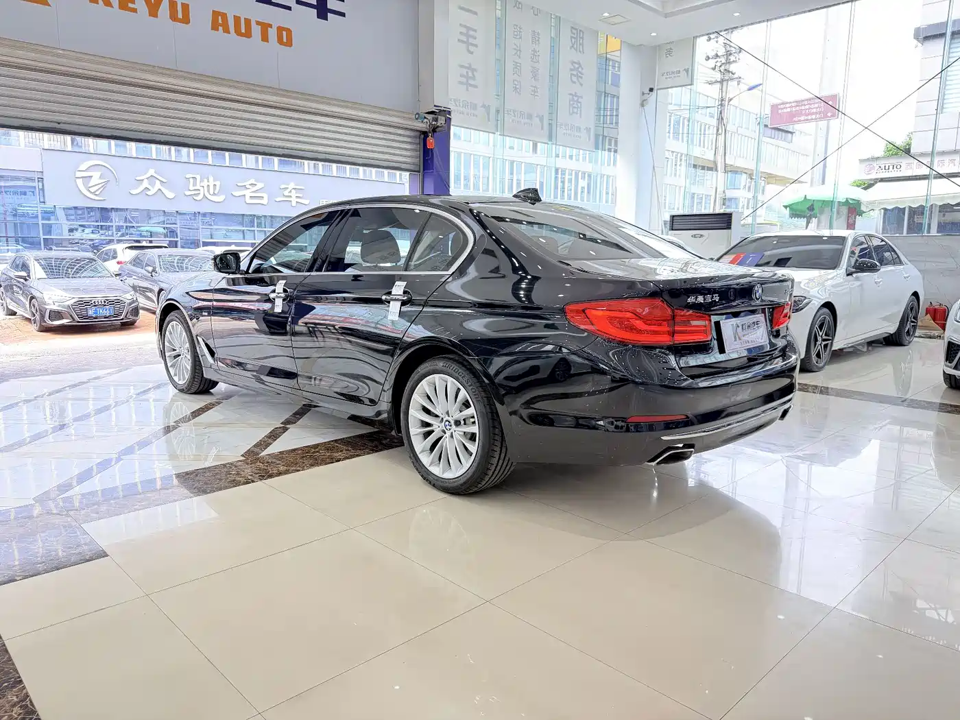 BMW 5 Series 2018 525Li Luxury Package фото 20