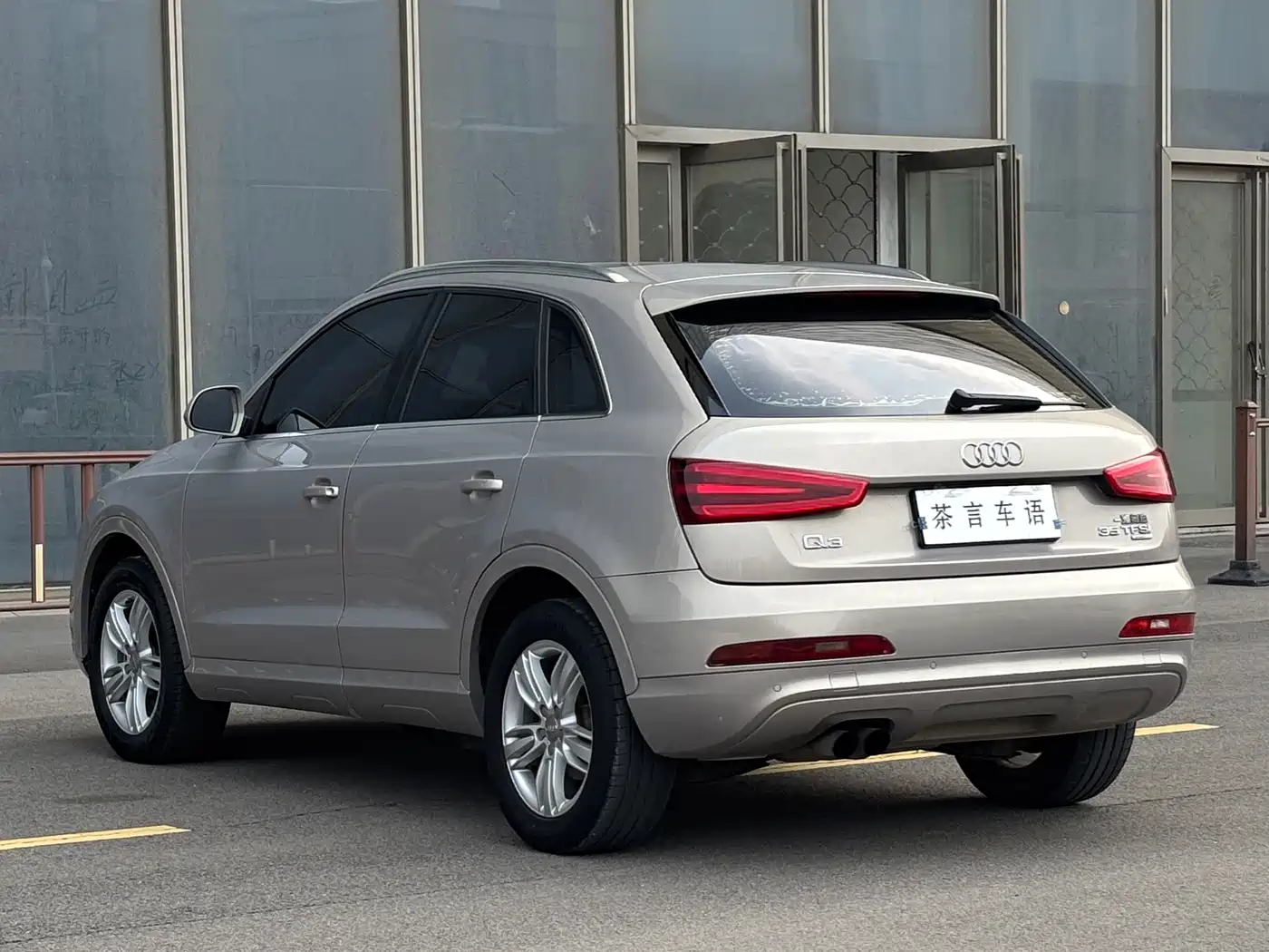 Audi Q3 2015 35 TFSI quattro Technology фото 6