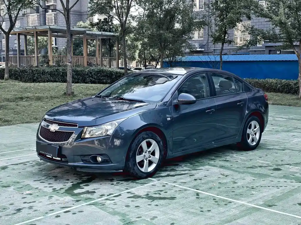 Photo 1 - Chevrolet Cruze