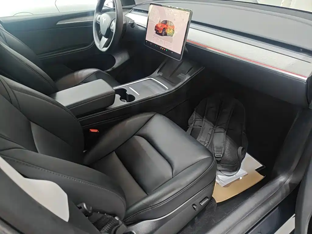 Photo 20 - Tesla Model Y