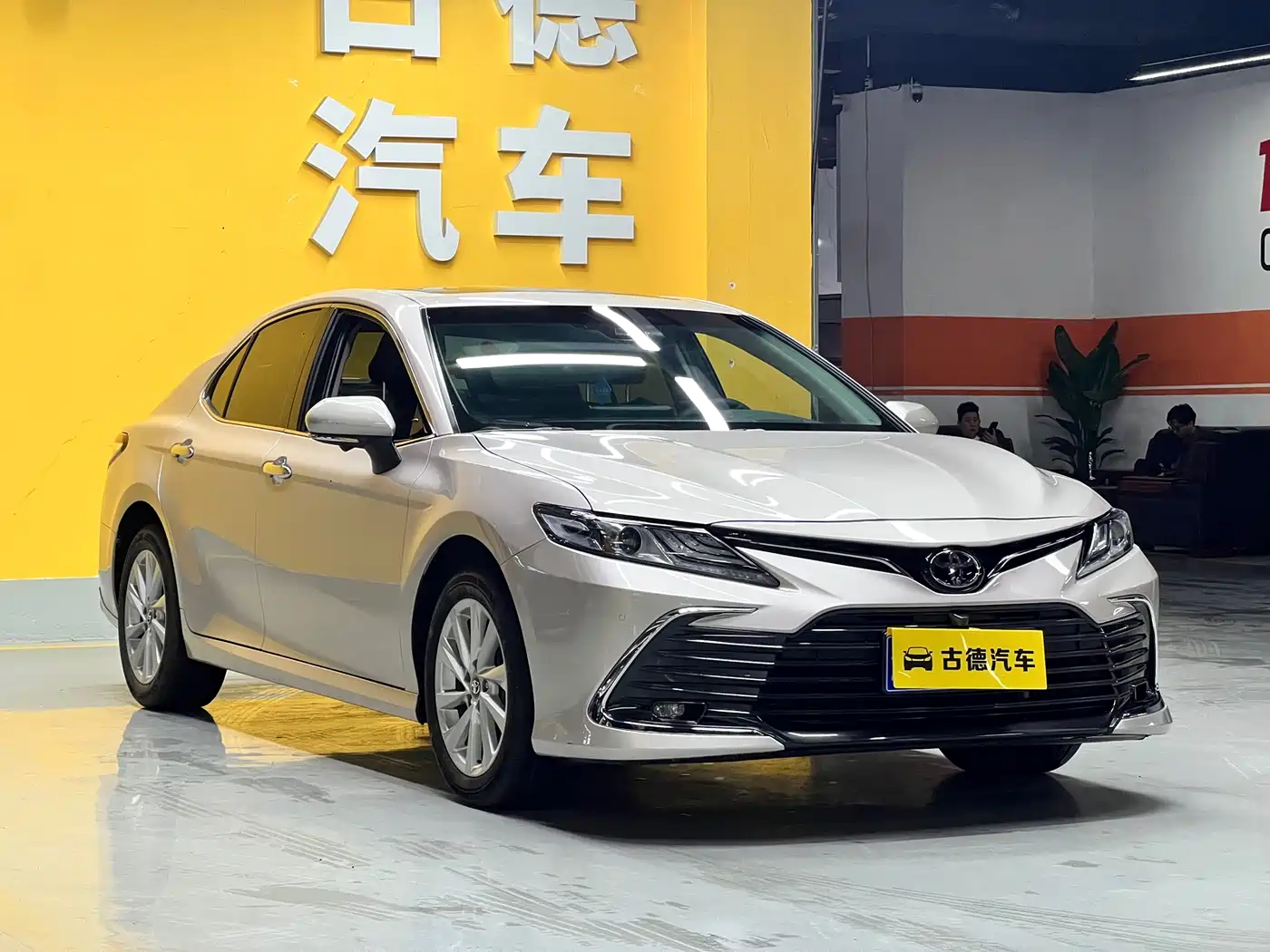 Toyota Camry 2023 2.0G Luxury Edition фото 3