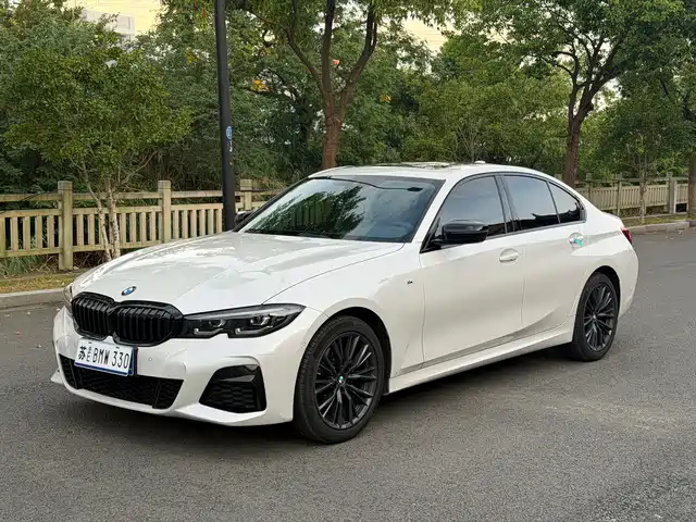 BMW 3 Series 2022 Facelift 325i M Sport Shadow Edition — фото 1