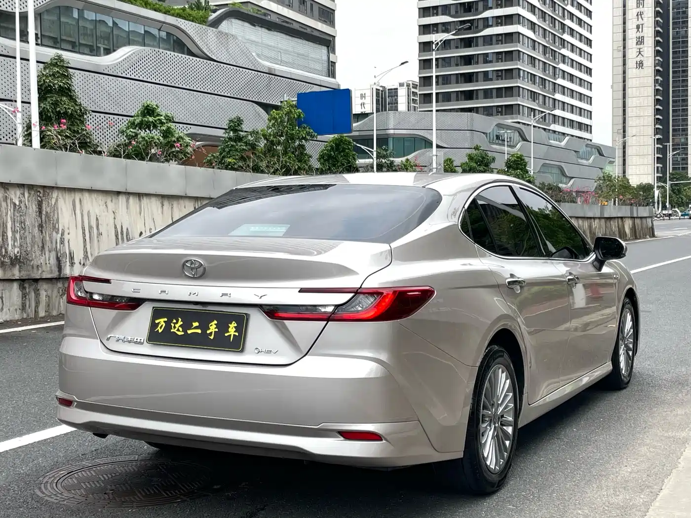 Toyota Camry 2024 Hybrid 2.0HGVP Luxury Edition фото 6