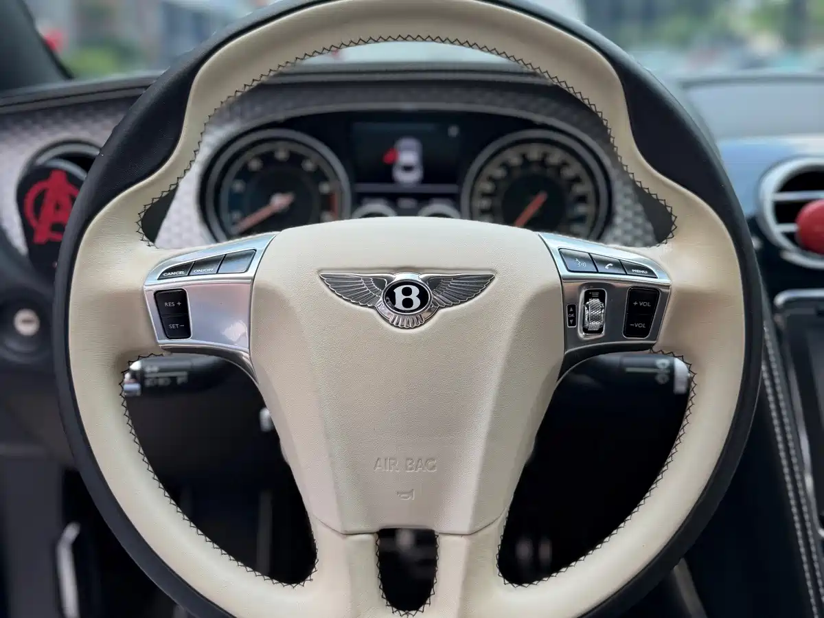 Фото 9 - Bentley Continental