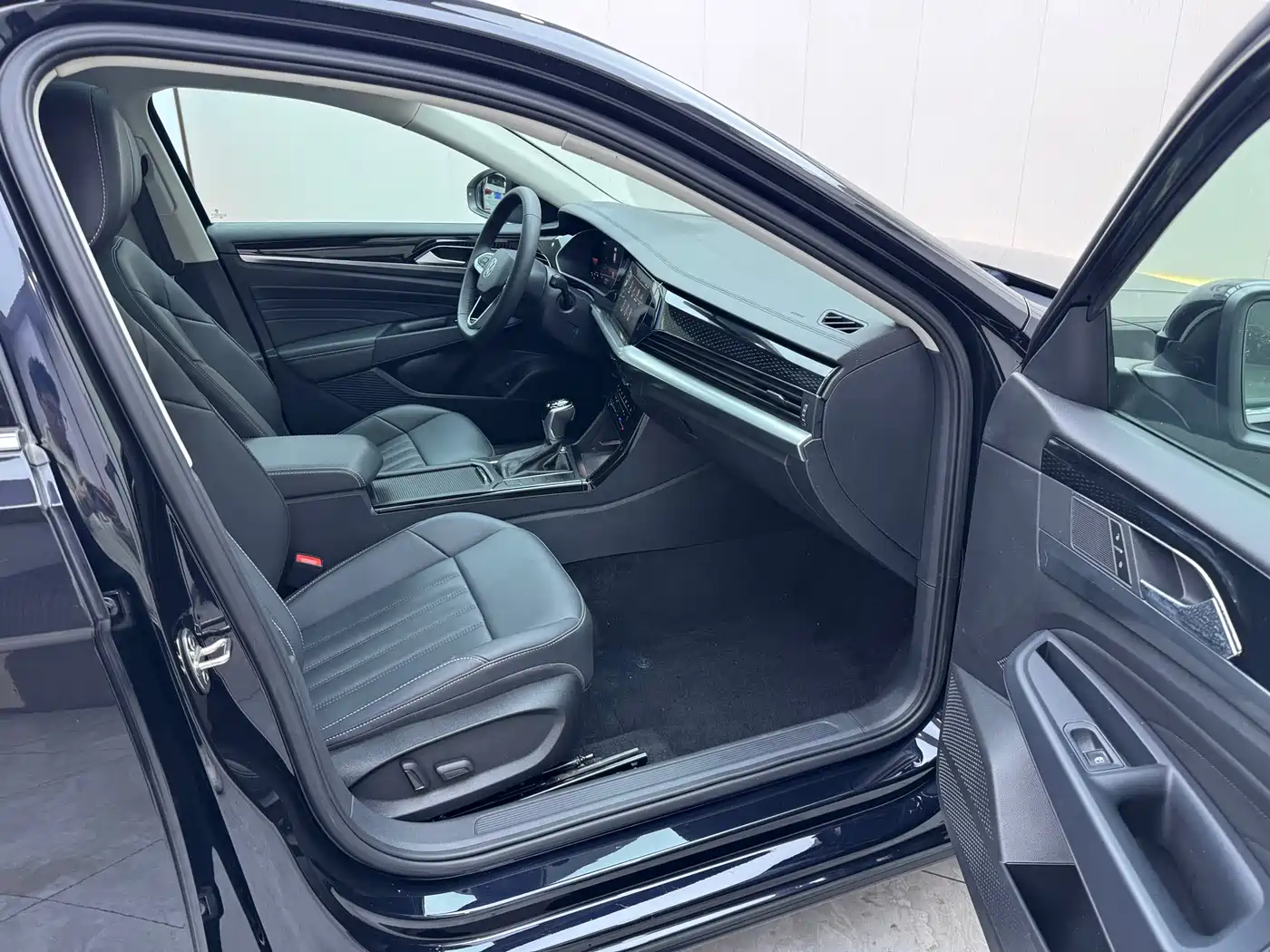 Volkswagen Passat 2022 280TSI Elite Edition фото 22