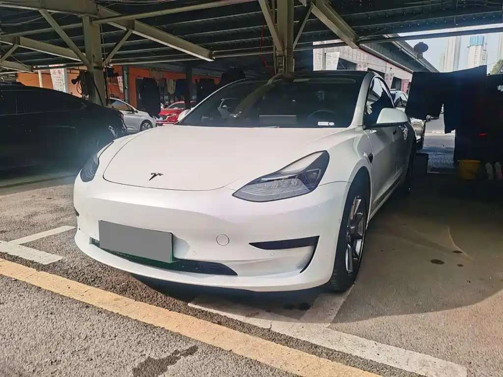 Tesla Model 3 2022