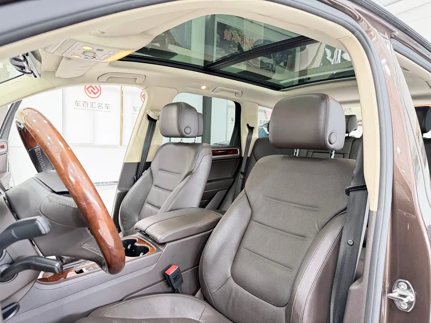Volkswagen Touareg 2011 3.0TSI Comfort фото 7