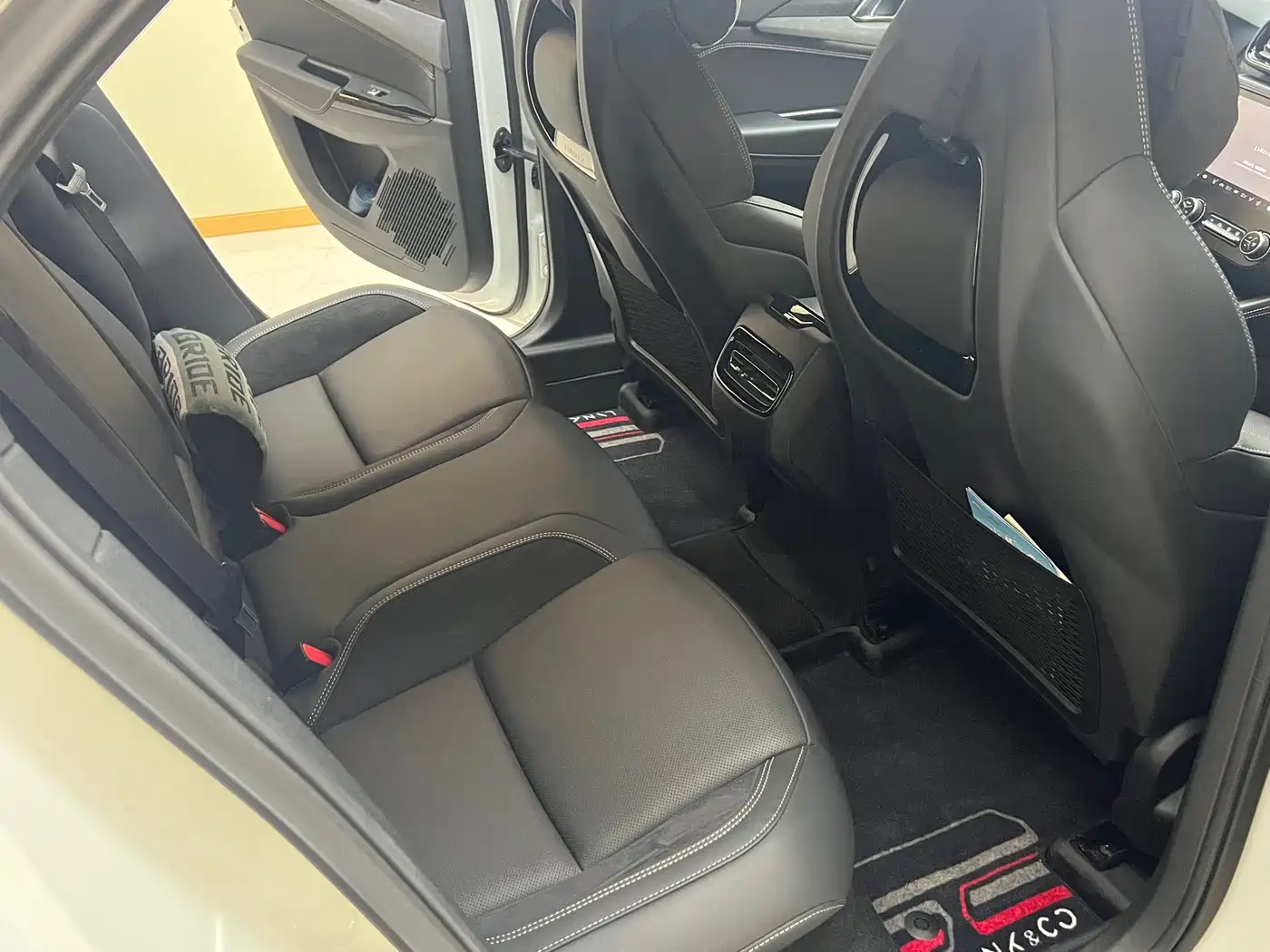 Lynk & Co 02 Hatchback 2023 2022 2.0TD Pro