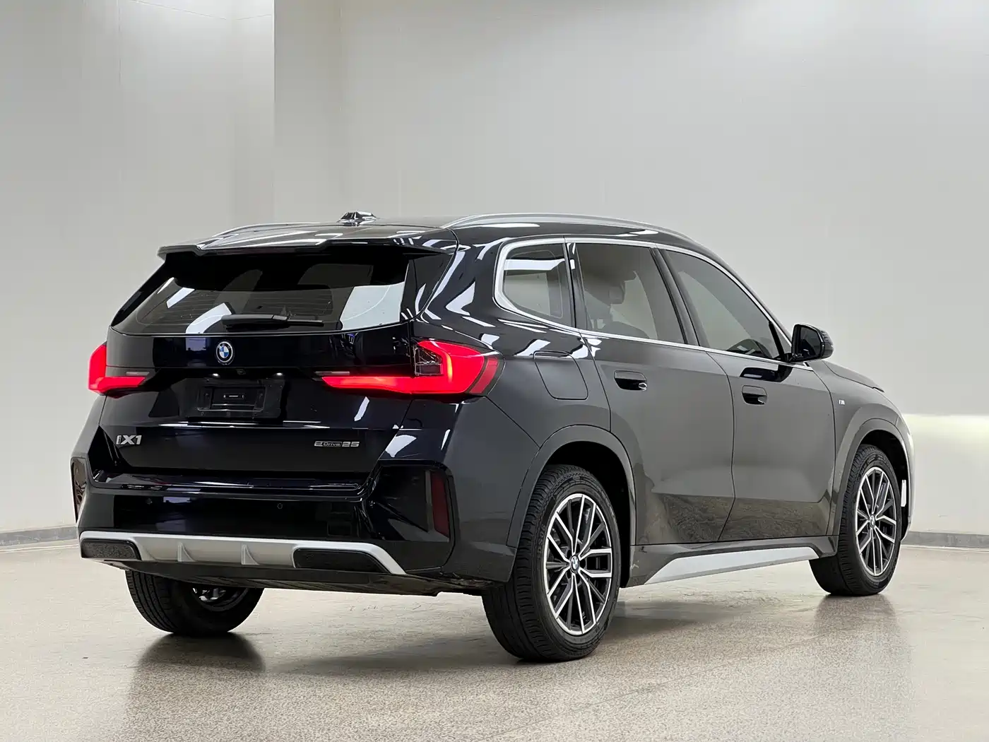 BMW iX1 2025 2025 eDrive25L M Sport Package