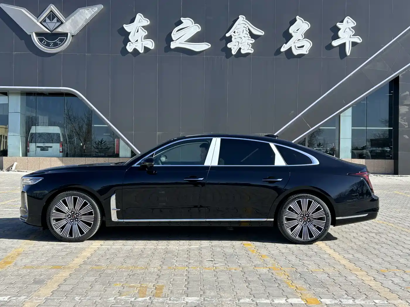 Hongqi H9 2025 2.0T 2WD Qixiang Luxury Business Edition 5-seater фото 6