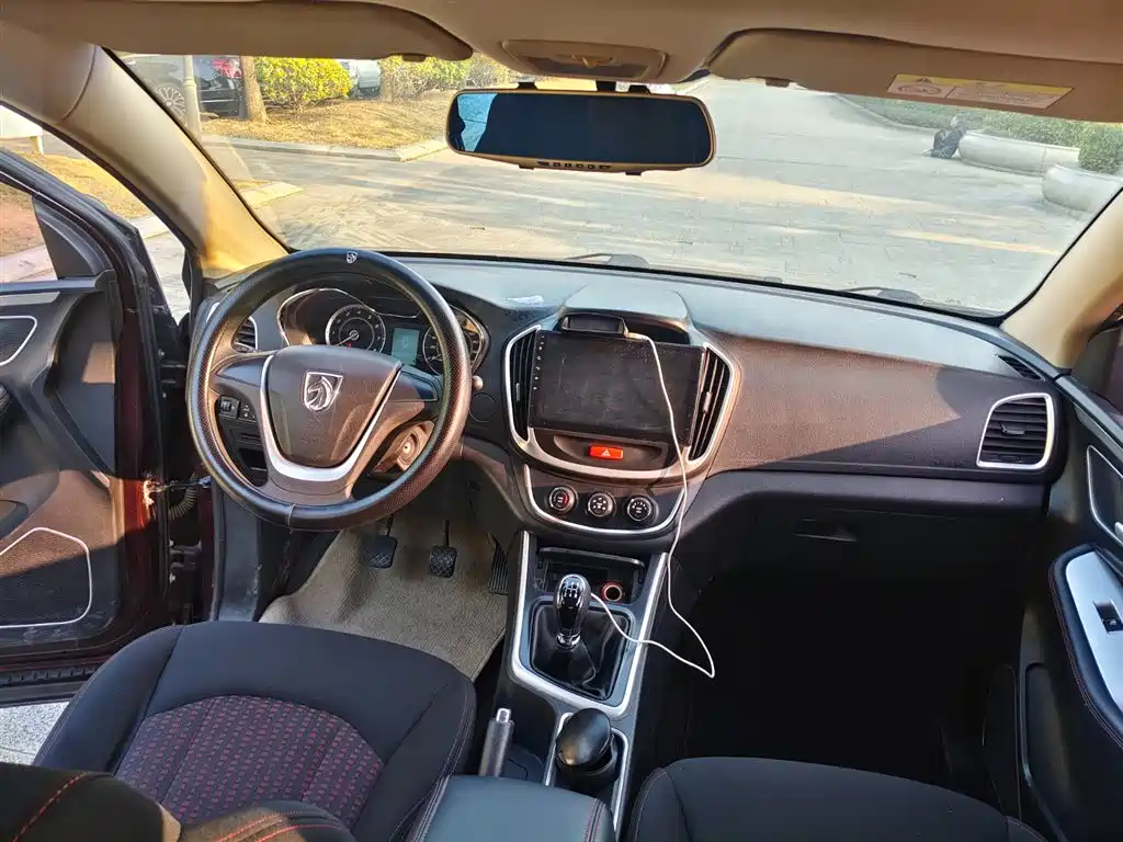 Baojun 560 2016 2015 1.8L Manual Luxury