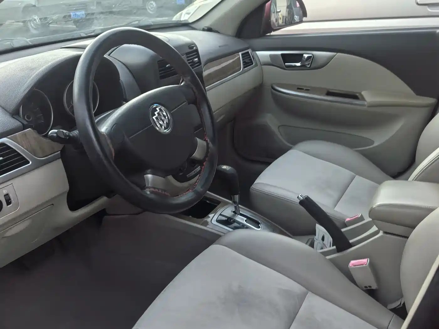 Buick Excelle 2015 1.5L Automatic Classic фото 3