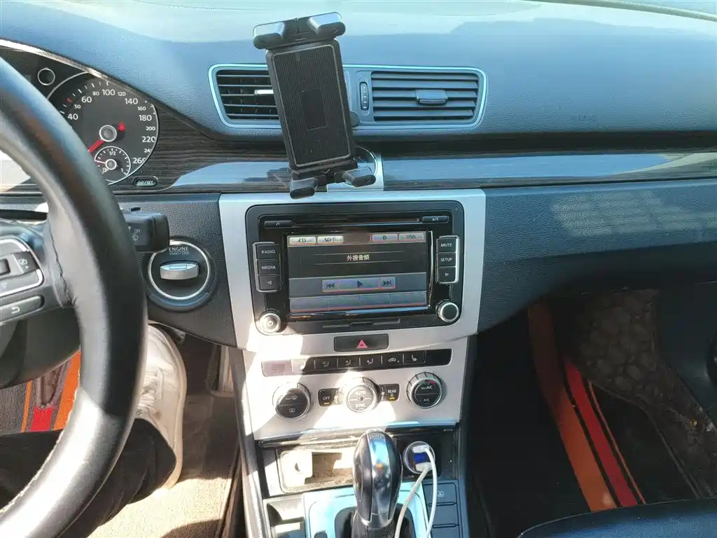 Volkswagen Magotan 2012 Facelift 2.0TSI Premium фото 6