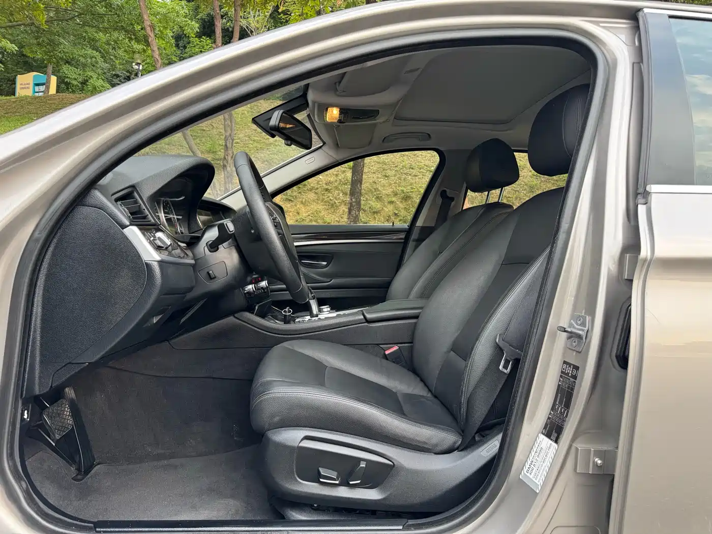 BMW 5 Series 2014 525Li Leading фото 13