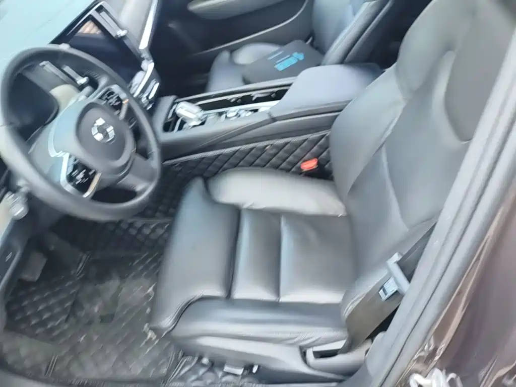 Photo 15 - Volvo S90