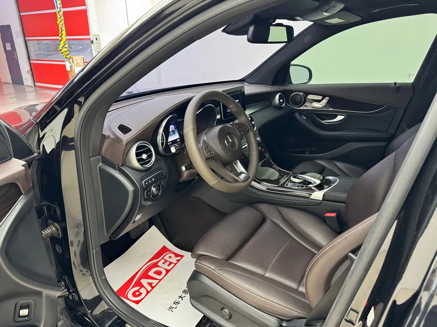 Mercedes-Benz GLC 2017 GLC 260 4MATIC Luxury фото 7