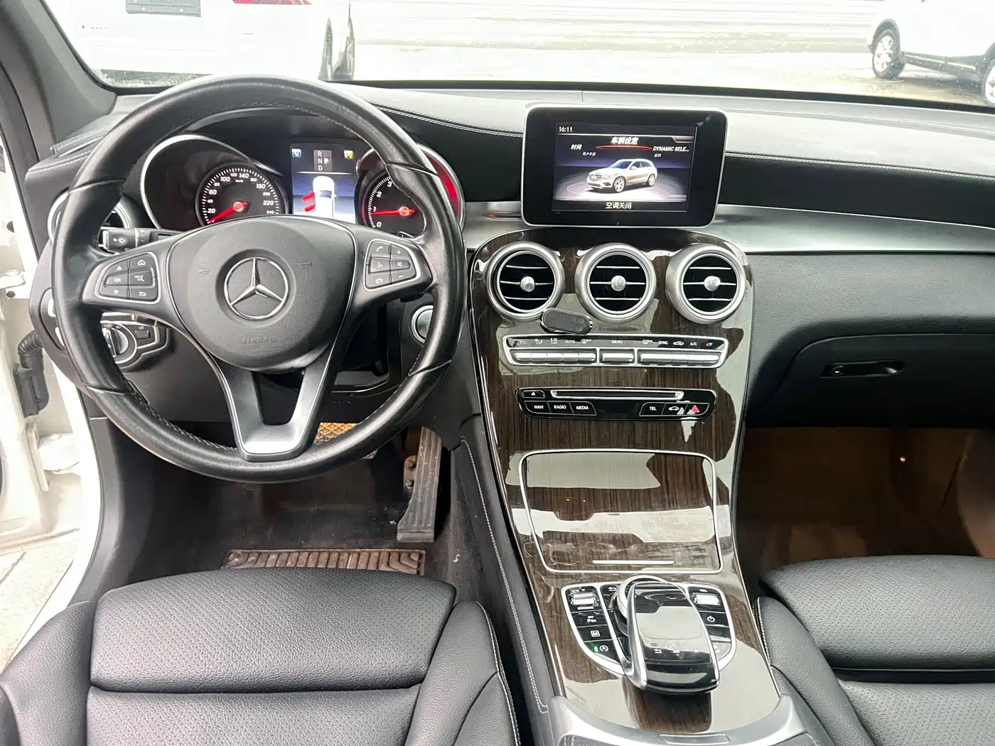 Mercedes-Benz GLC 2019 GLC 260 4MATIC Dynamic фото 11