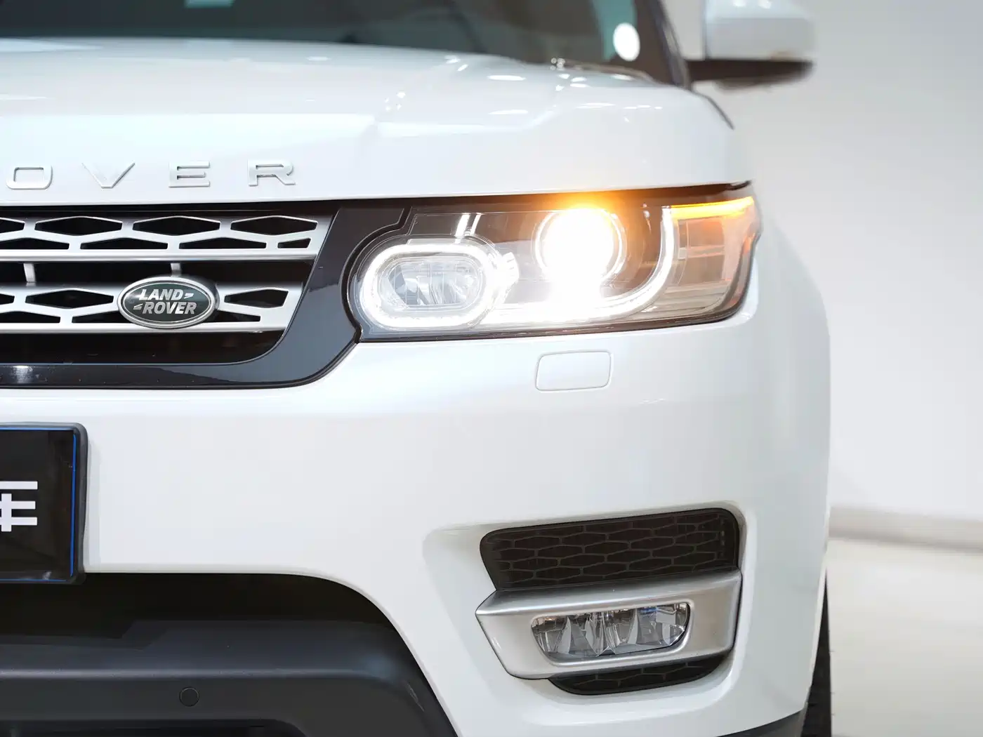 Land Rover Range Rover Sport 2015 3.0 SC V6 HSE фото 7