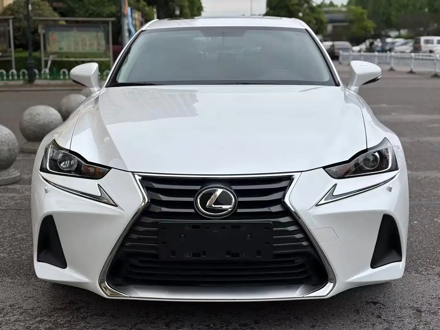 Lexus IS 2018 2017 300 Leading Edition