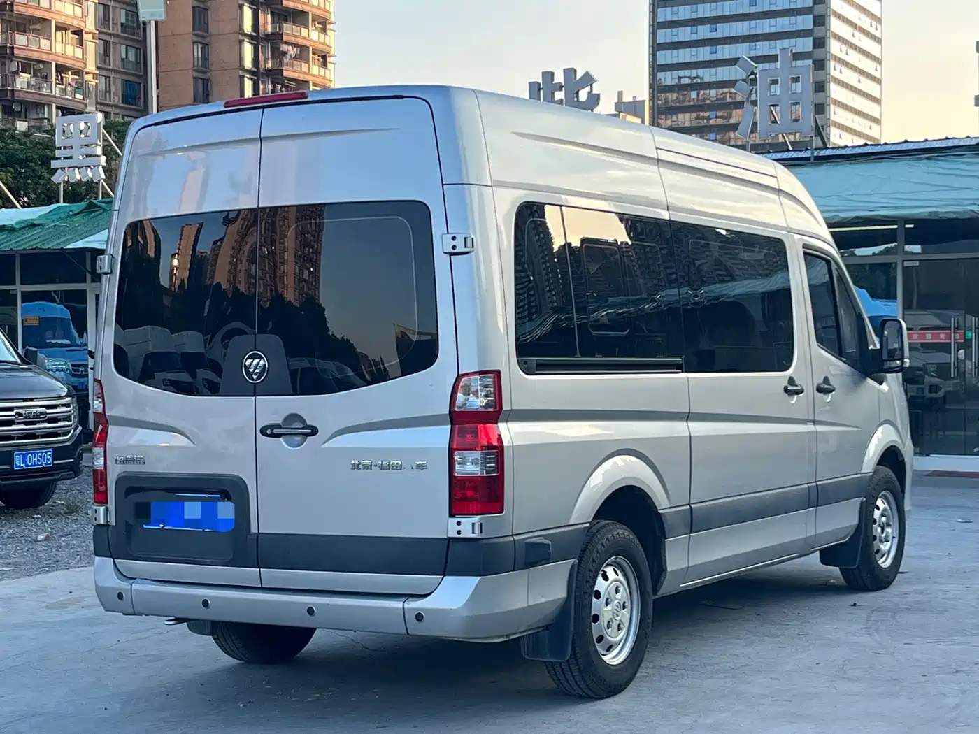 Foton Tuyano 2023 2023 2.0T Passenger Comfort Manual Long Wheelbase Medium Roof Single Rear Tire 9-Seater