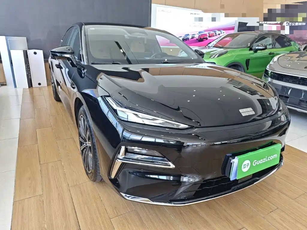 Geely Galaxy Galaxy Xingyao 8 2025 2025 Model 130km EM-i Flagship Edition