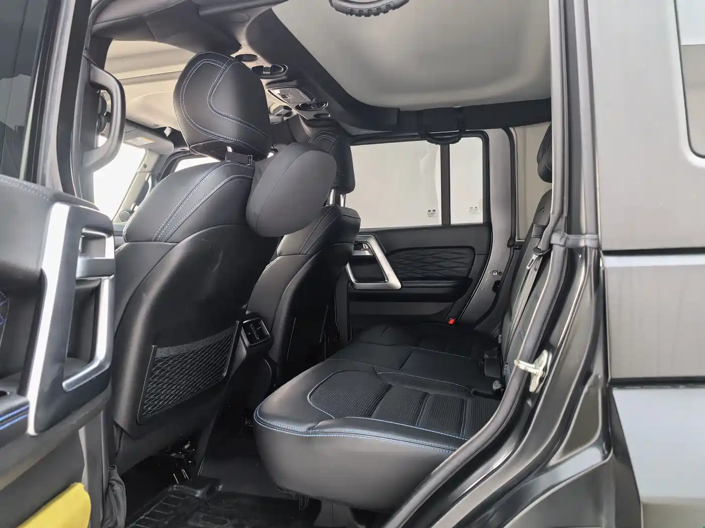 BAIC ORV Beijing Offroad BJ40 2023 2.0T Auto 4WD Urban Hunter Knight Edition фото 8