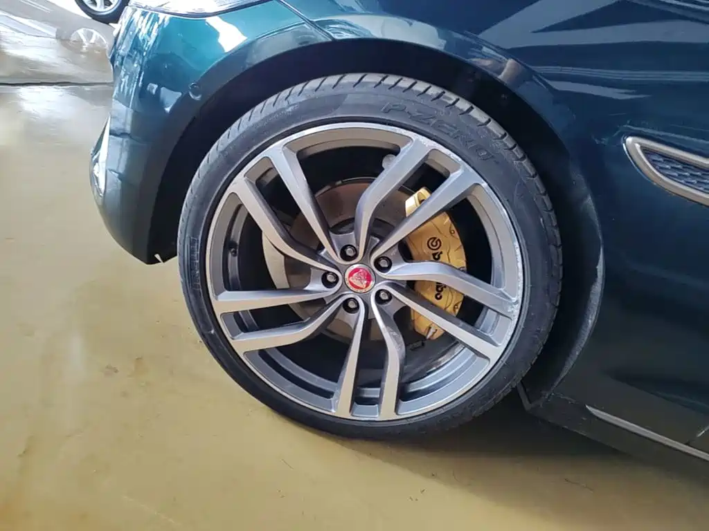 Jaguar XFL 2024 2023 XFL 2.0T P250 2WD Premium Luxury Gilded Edition