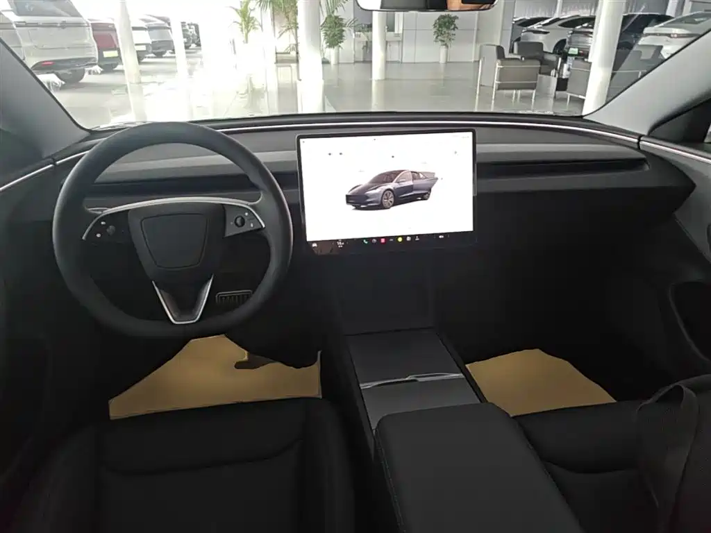 Tesla Model 3 2026 2025 Model Year Facelift Rear-Wheel Drive