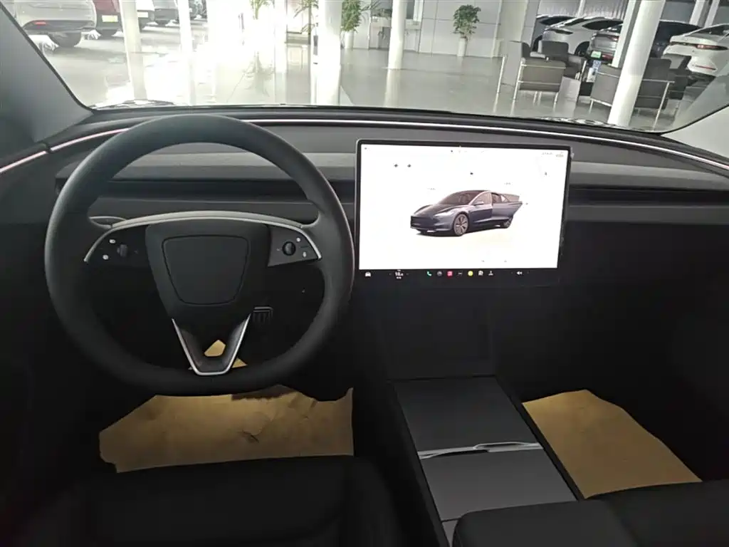 Tesla Model 3 2026 2025 Model Year Facelift Rear-Wheel Drive