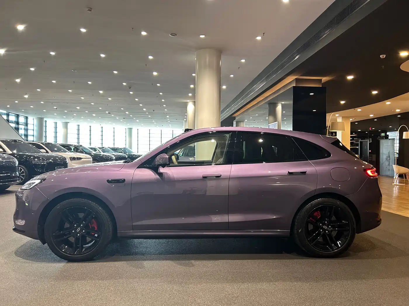 AITO Wenjie AITO M5 2025 Extended Range Ultra AWD фото 4