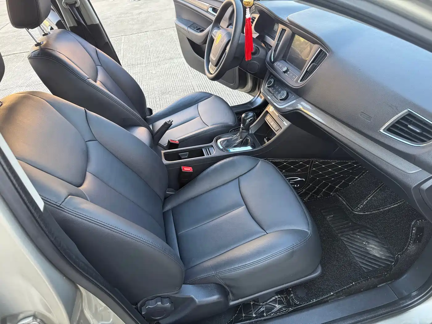 Roewe 360 2017 2017 1.5L Auto Luxury Edition