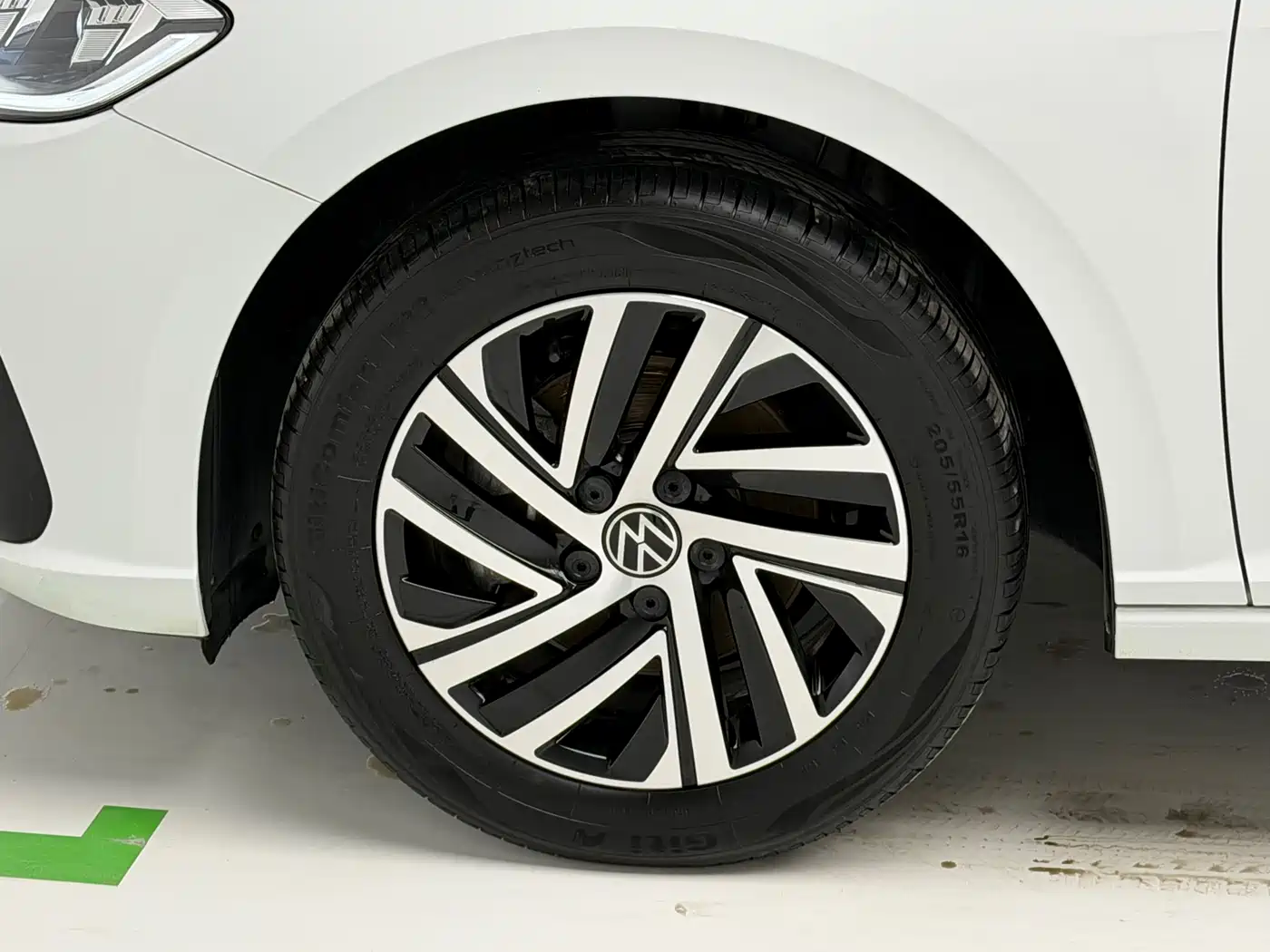 Volkswagen Lavida 2024 Model 300TSI DSG Starlight Full Comfort Edition фото 8
