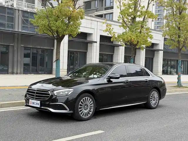 MERCEDES-BENZ E CLASS