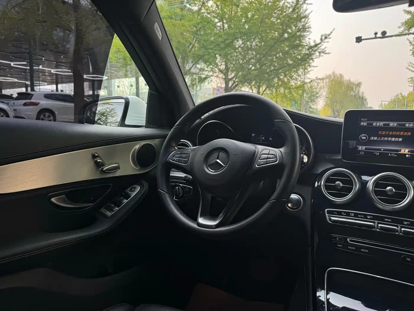 Mercedes-Benz GLC 2017 GLC 200 4MATIC фото 23