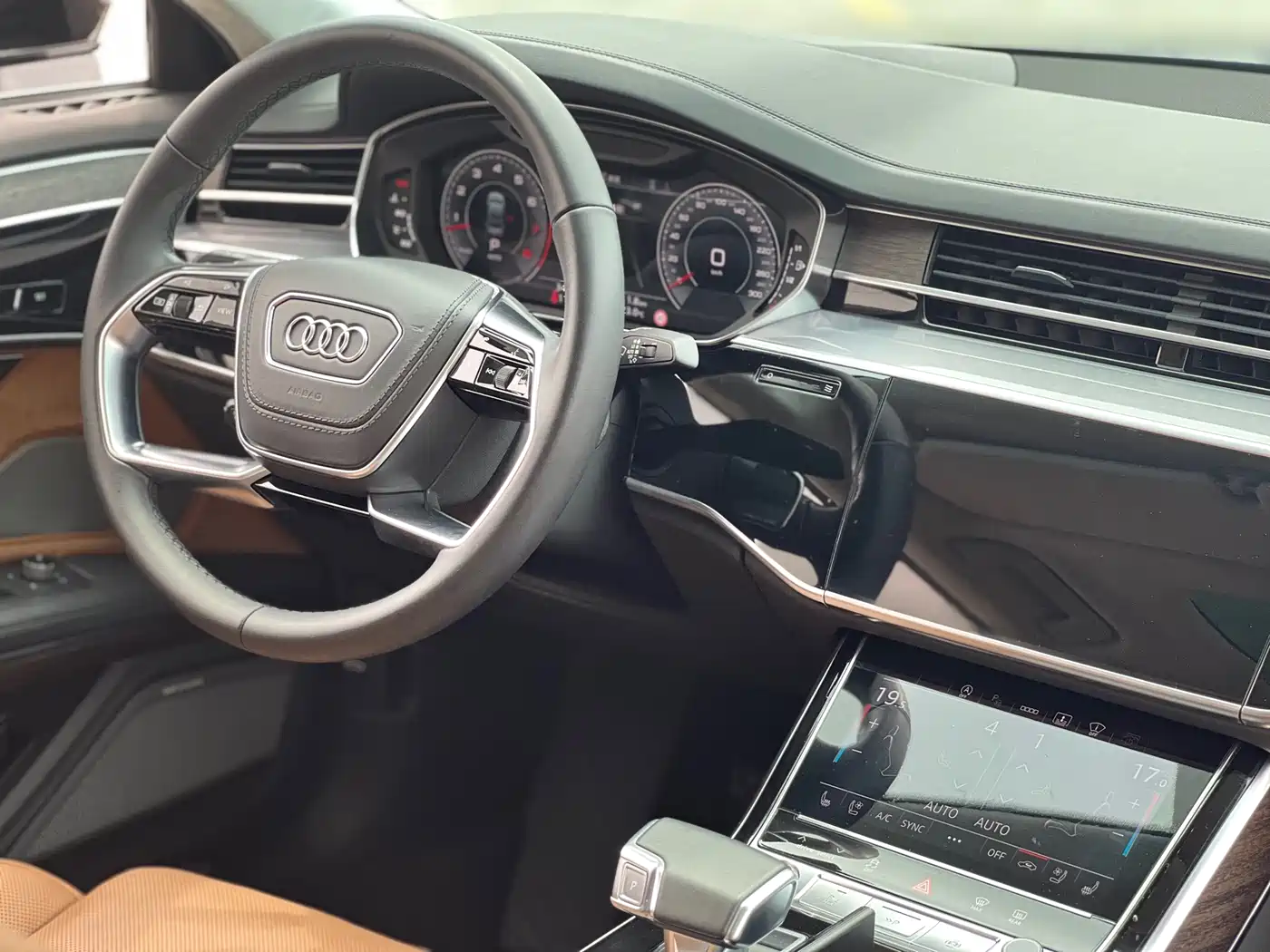 AUDI A8