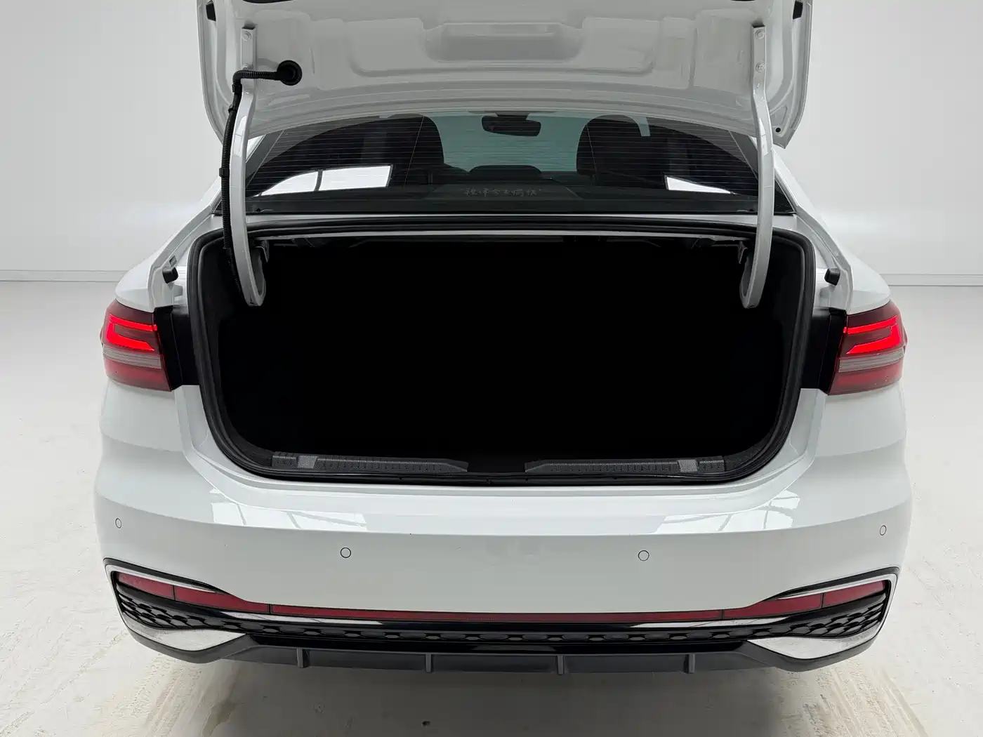 Volkswagen Lavida 2024 Model 300TSI DSG Starlight Full Comfort Edition фото 10
