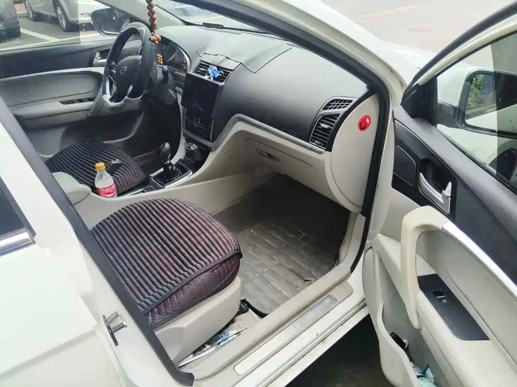 Geely Emgrand 2014 2014 Sedan 1.3T Manual Elite