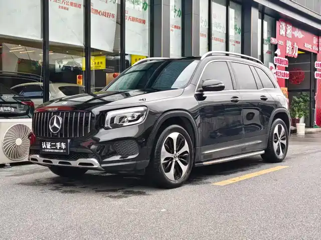 Фотография MERCEDES-BENZ GLB