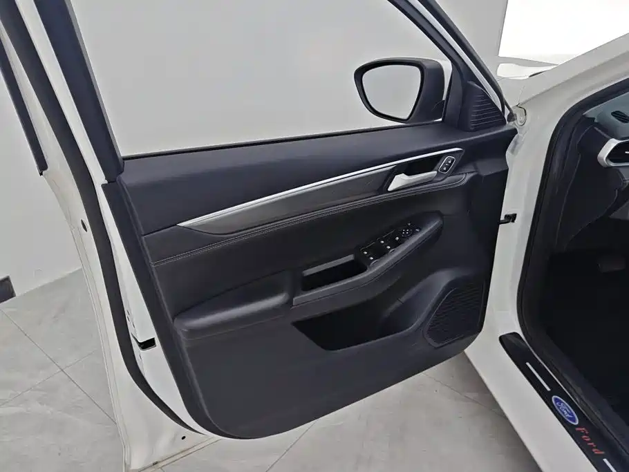Ford Escort 2022 2021 1.5L Automatic Diamond Edition