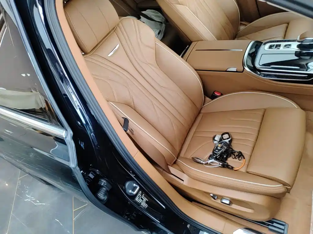 Hongqi H9 2025 2025 2.0T 2WD Qichang Luxury Business Edition 5-seater