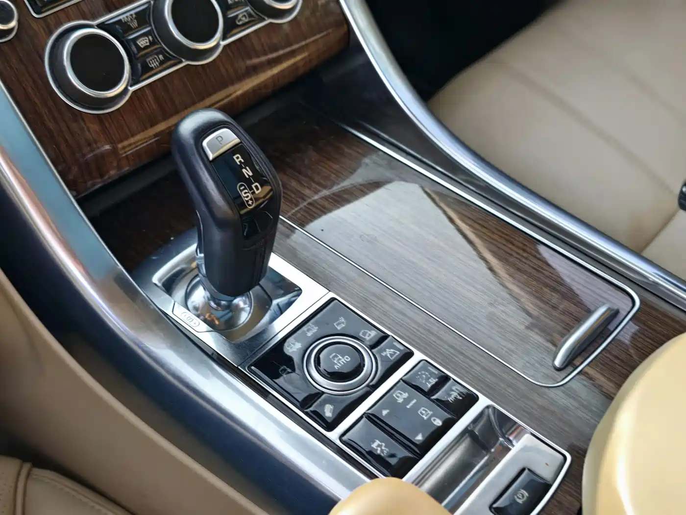 Land Rover Range Rover Sport 2015 5.0 SC V8 Trendsetting Genesis Edition DYNAMIC фото 34
