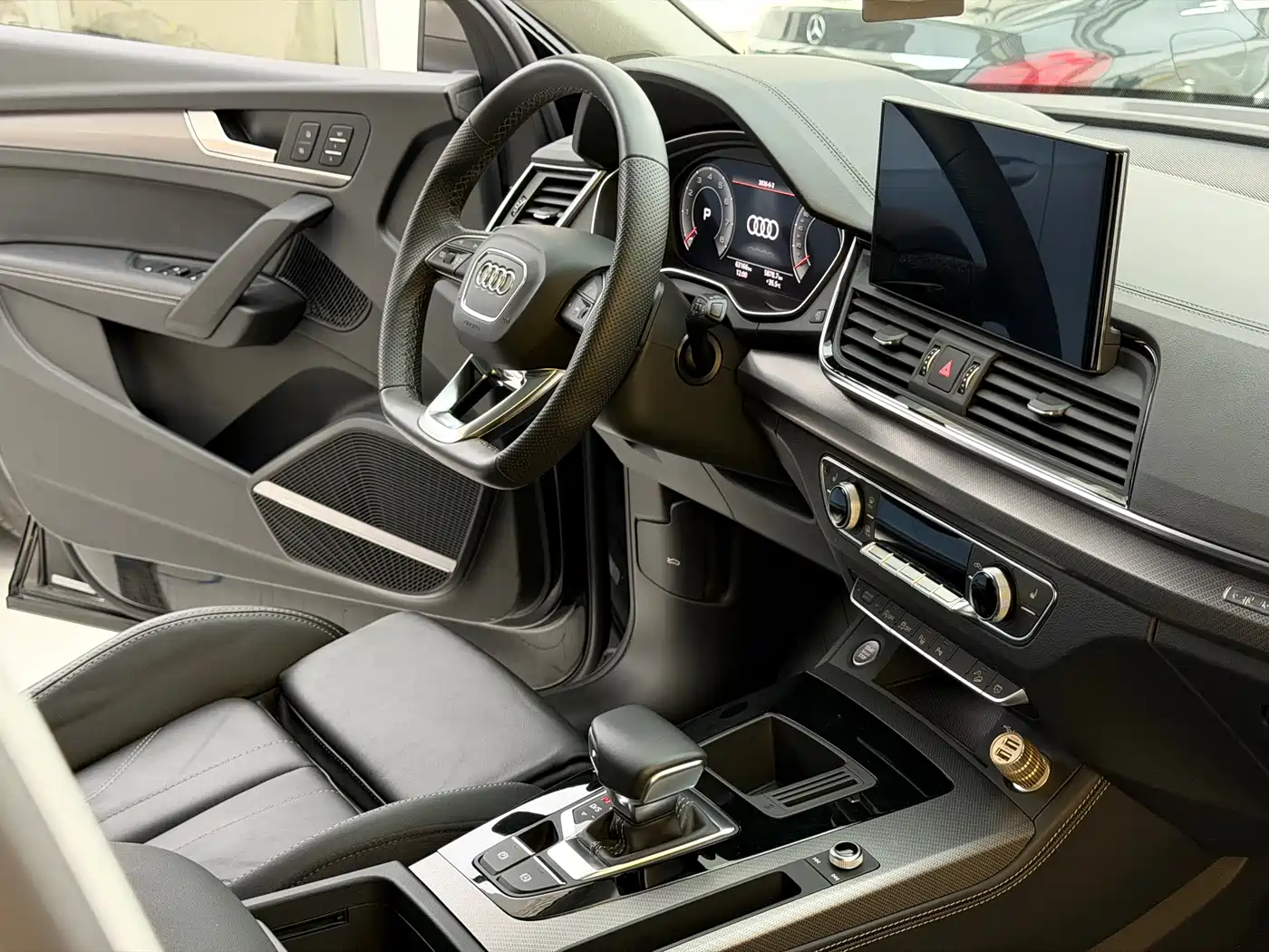 Фото 9 - Audi Q5L