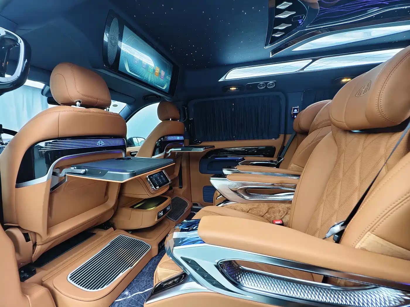 Mercedes-Benz Vito 2024 2.0T Business 7-Seater фото 14