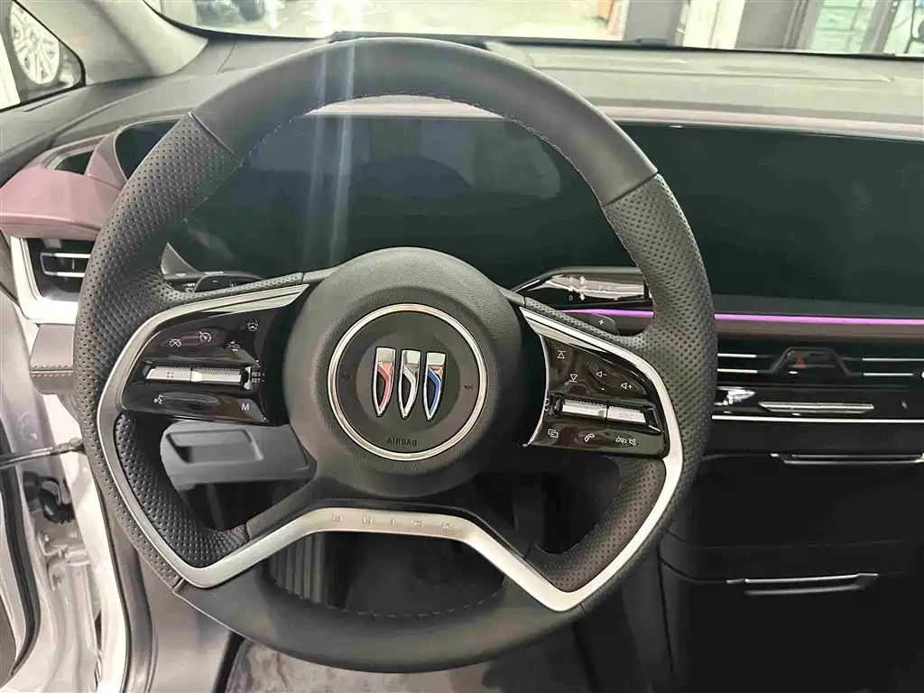 Buick Century 2026 2025 2.0T 7-Seater World Edition