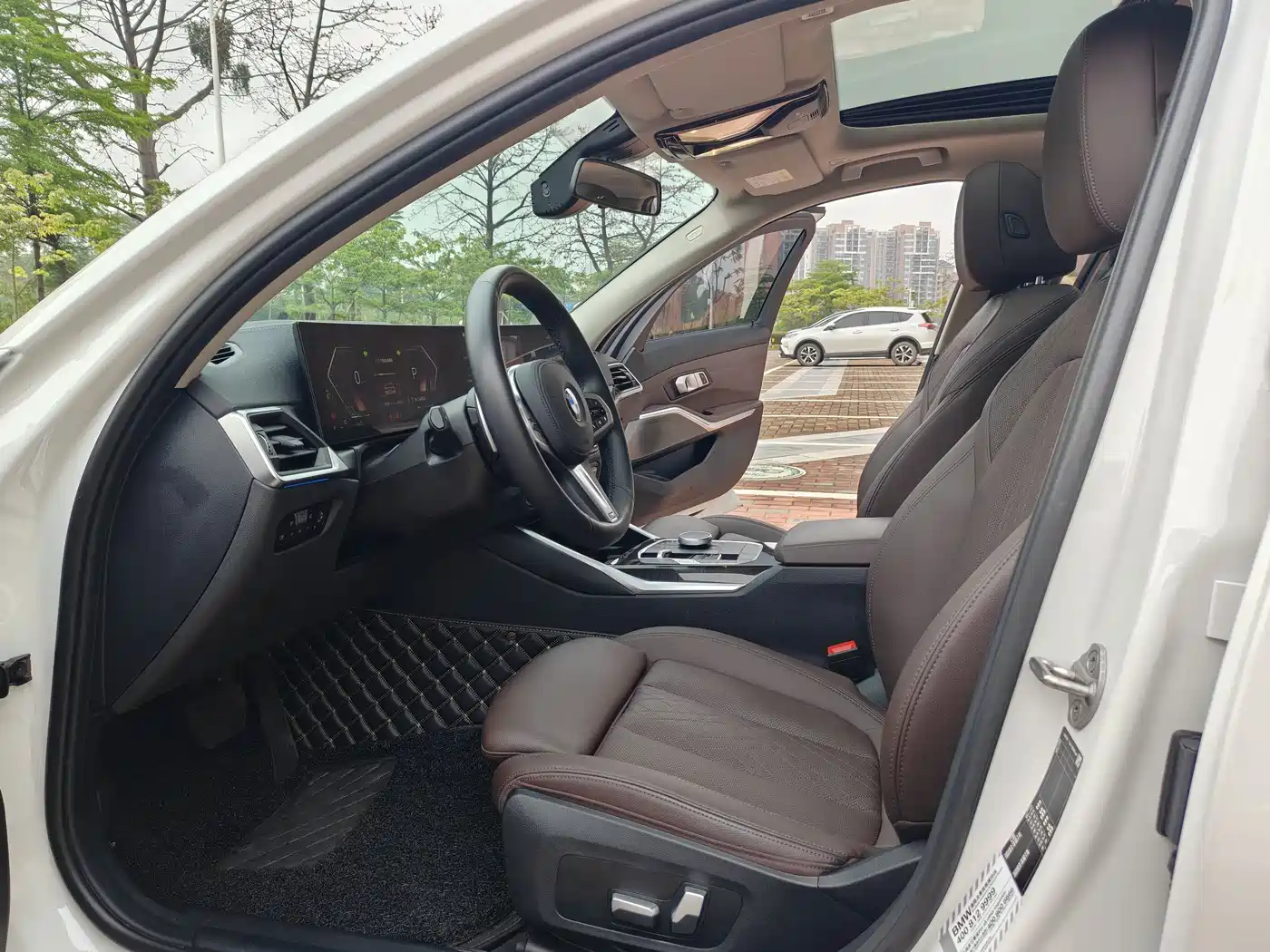 BMW 3 Series 2023 325Li M Sport Package фото 7