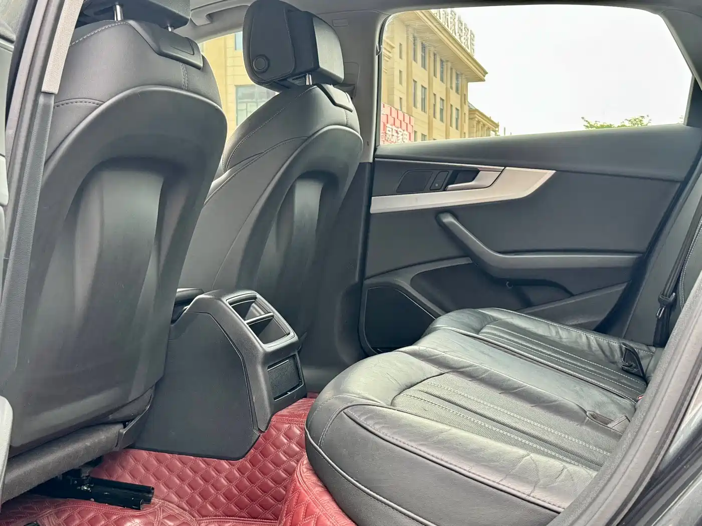 Фото 5 - Audi A4L